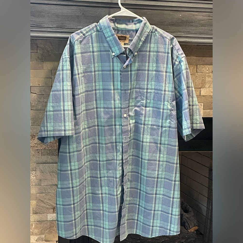 Shades of blues and greens are so pretty in this men’s short sleeve shirt